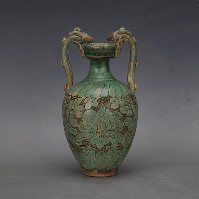 Cizhou Kiln Green-Glazed and Carved Double Dragon Zun Vase Cizhou Kiln Green-Glazed and Carved Double Dragon Zun Vase